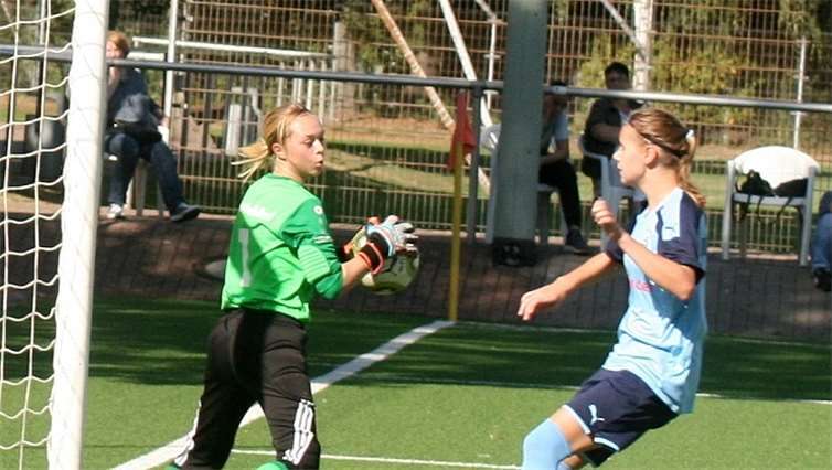 Torhüterin Leonie ist ein starker Rückhalt.