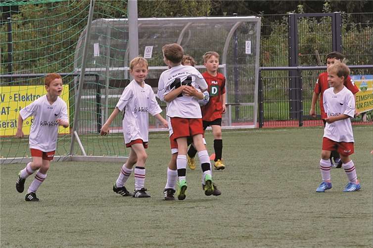Torjubel der Merler F2-Junioren Carsten Schäfer