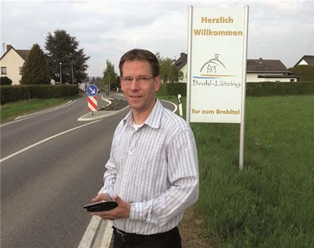Torsten Kurtz am Ortseingang Niederlützingen.Privat