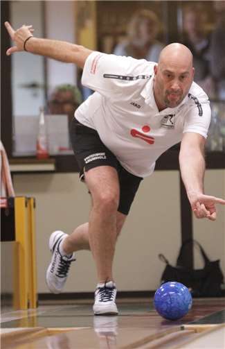 Torsten Senf sielte gegen Rainer Michels und musste sich knapp geschlagen geben. Foto: privat