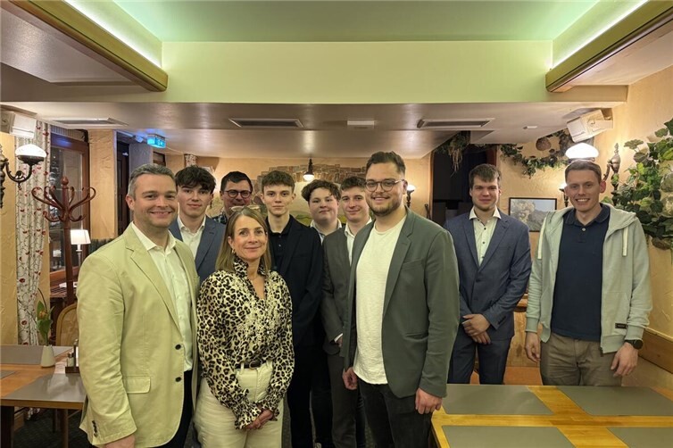 Torsten Welling (MdL) am Wahlsonntag mit der CDU und JU Mayen.