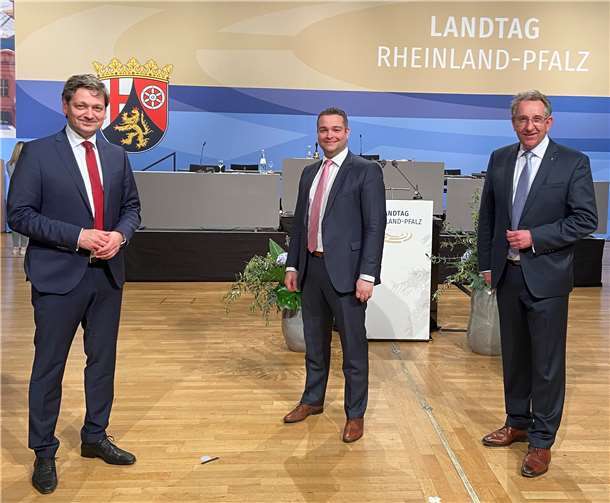 Torsten Welling (Mitte) mit dem CDU-Fraktionsvorsitzenden Christian Baldauf (l.) und dem neu gewählten Vizepräsidenten des Landtags, Matthias Lammert. Foto: privat