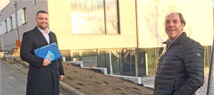 Torsten Welling (l.) mit Bürgermeister Paul Kreber. Foto: privat