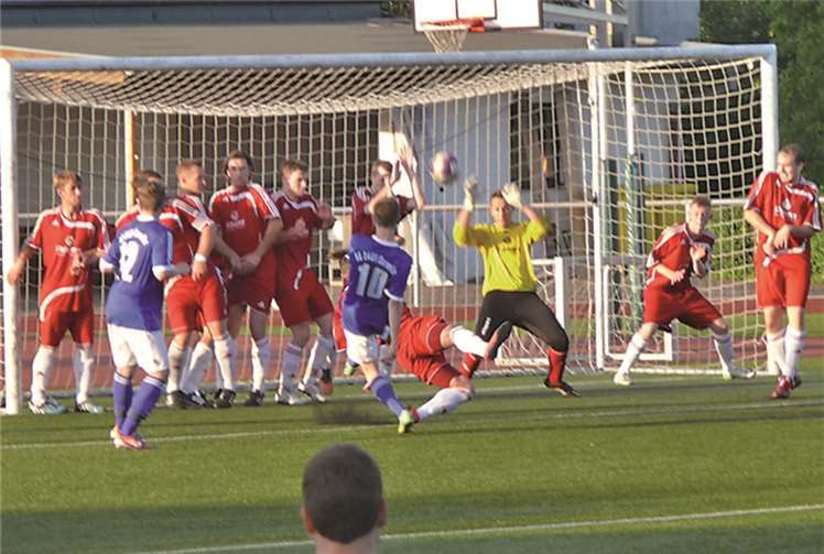 Torwart Tim Schüller war machtlos beim Schuss zum 2:2. privat
