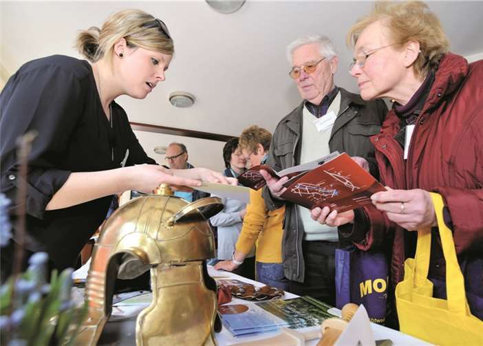 Touristische Glanzlichter aus der Region Mittelrhein wie unter anderem das Arp Museum, die Ehrenburg, das Dynamikum und die RömerWelt am Caput Limitis (Foto) waren bei der Touristik-Fachmesse auf dem Geysir-Schiff in Andernach dabei. Stadtverwaltung/Maurer