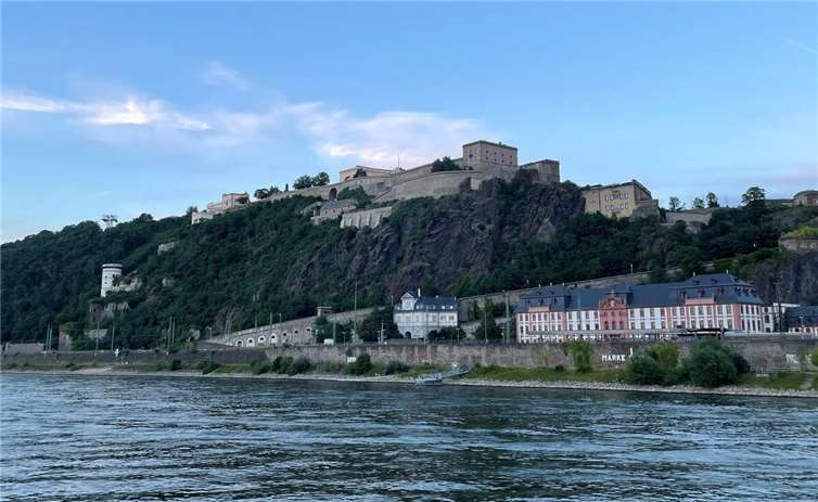 Touristische Highlights locken viele Menschen nach Koblenz.  Foto: ROB