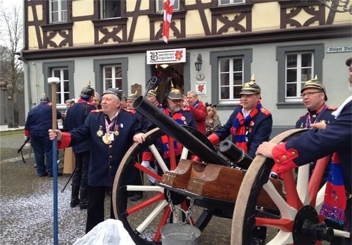 Tradition hat in Bassenheim die Erstürmung des Rathauses.privat