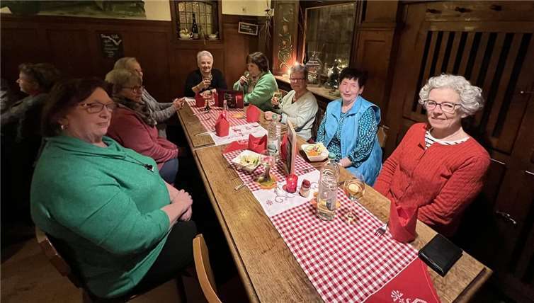 Tradition kehrt zurück: Koberner Möhnen genießen festlichen Abend in Winningen. Foto: privat