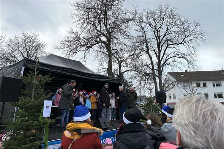 Traditionell am dritten Adventwochenende findet der diesjährige Weihnachtsmarkt in Rheinbach statt, organisiert vom lokalen Gewerbeverein. Fotos: Gewerbeverein Rheinbach