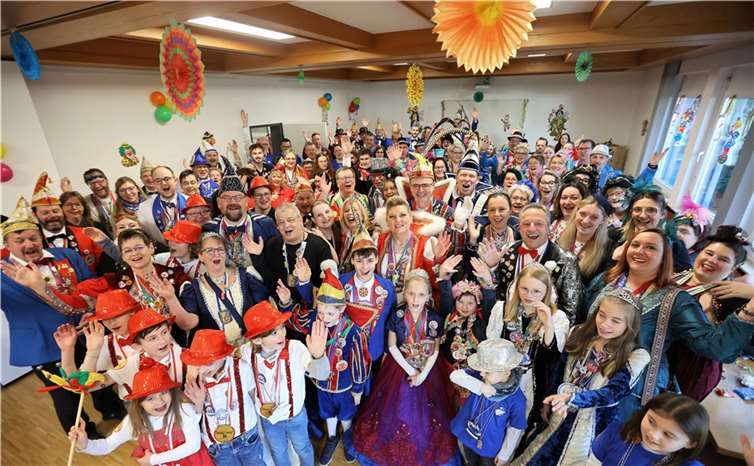 Traditionell empfangen die Verbandsgemeinde Rengsdorf-Waldbreitbach und Bürgermeister Hans-Werner Breithausen am Veilchendienstag die karnevalistischen Kooperationen aus dem Wiedtal im Rathaus in Waldbreitbach.  Foto: VG Rengsdorf-Waldbreitbach
