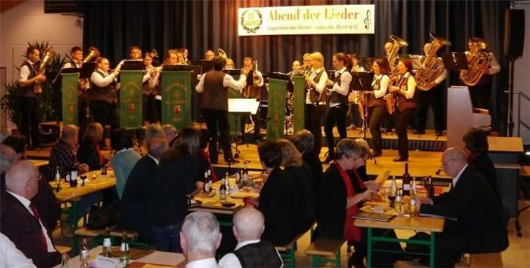Traditionell eröffnet der Musikverein St. Valerius Baar wieder den „Abend der Lieder“ in Nürburg. Privat