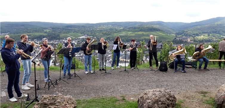Bad Neuenahr: Uferlichter mit tollem Programm Traditionell eröffnet der Posaunenchor der evangelischen Kirchengemeinde Bad Neuenahr die Uferlichter. Foto: Posaunenchor der ev. Kirchengemeinde Bad Neuenahr