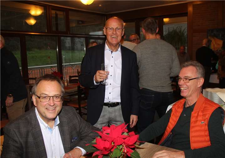 Traditionell gute Stimmung beim Neujahrsempfang des TC Blau Weiss: Verbandsgemeindebürgermeister Bernd Weidenbach, Vereins-Vorsitzender Walter Erben und Stadtbürgermeister Udo Heuser (v.l.).Fotos: KMI