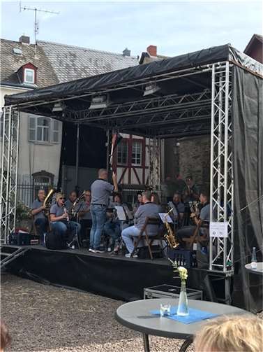 Traditionell klang die Kirmes am Montag aus. Ab 14 Uhr bot der Musikverein Münstermaifeld musikalische Unterhaltung.