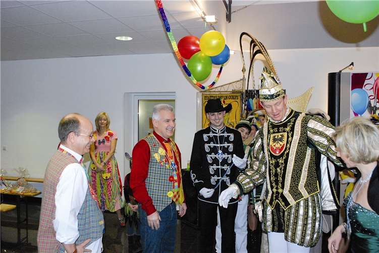 Traditionell laden Hermann und Peter Krupp (v. l.) Tollitäten aus der Region zum Prinzenempfang in das Verlagsgebäude ein - selbstverständlich kam der amtierende närrische Regent der Barbarossastadt der Einladung gerne nach.