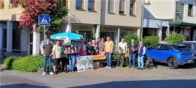 Traditionelle Muttertagsaktion der Frauen Union und dem CDU-Ortsverband Plaidt.  Foto: Hedi Thelen