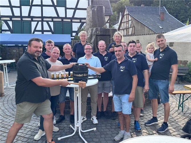 Traditioneller Kirmes-Auftakt war der Fassanstich.  Foto: privat