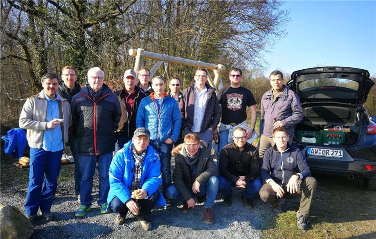 Traditionsgemäß wurde mit einer schönen Wanderung in die Saison gestartet.privat