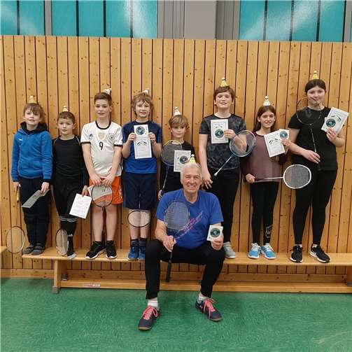 Trainer Dieter Prax war stolz auf die insgesamt zehn Kids, welche alle Anforderungen mit Bravour erledigten. Foto: privat