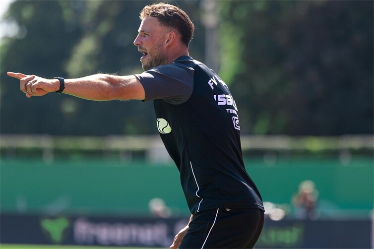 Trainer Julian Feit war mit dem Auftritt seiner Mannschaft in Ahrweiler nicht 100-prozentig zufrieden. Doch jetzt liegt der volle Fokus auf dem Derby gegen Cosmos am Freitagabend.