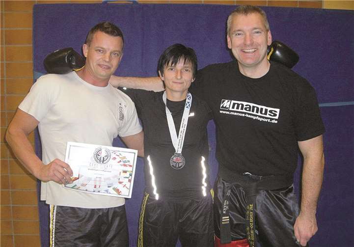 Trainer Kai Höfer ist stolz auf Vitali Bulle und Jeannine Pankok.privat