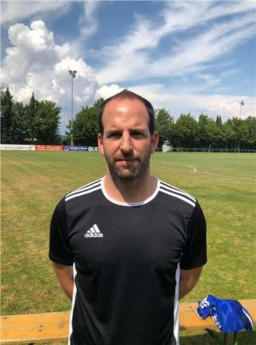 Trainer Kohlhaas hofft auf die Unterstützung der Bremmer Fußballfreunde. privat