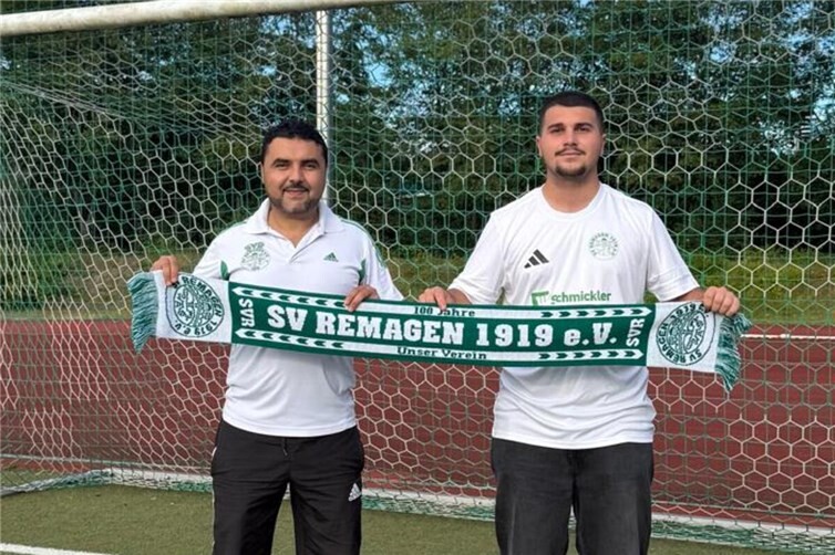 Trainer Mazih mit Spieler Qeriqi
