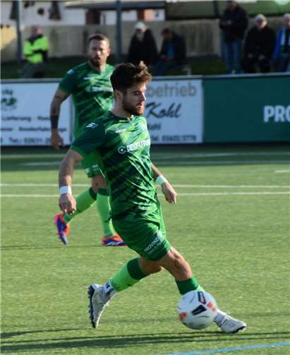 Der FV Engers greift wieder nach den Sternen Trainer Sascha Watzlawik ist zuversichtlich, dass sein Stürmer Manuel Simons rechtzeitig wieder fit ist, um im Finale eine wichtige Rolle spielen zu können.