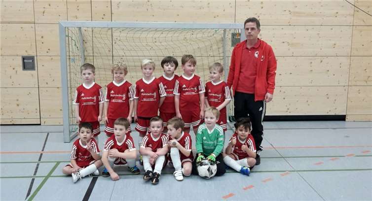 Trainer Thomas Siebert mit den Bambini in Linz.privat