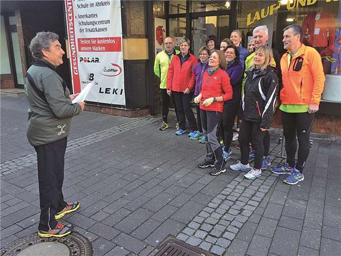 Trainer Udo Oelke und die Sportteufelchen beim langen Trainingstag. privat