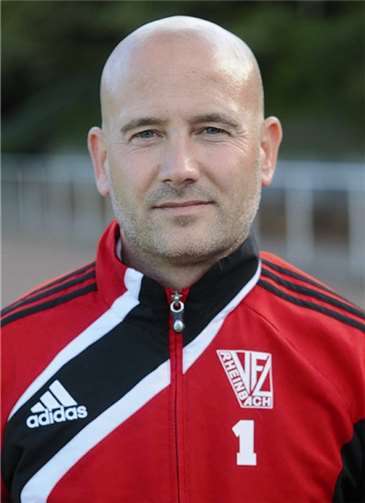 Trainer Wolfgang Schlösser.  Privat