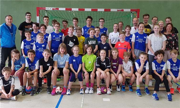 Trainer und Teilnehmer beim Handball PowerCamp 2019.Foto: privat