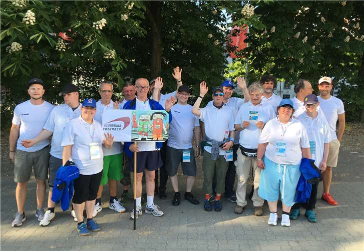 Trainerinnen und Trainer sowie Athletinnen und Athleten der BSG Fortuna Ebernach hatten viel Freude bei den nationalen Spielen der Special-Olympics in Kiel. pribat