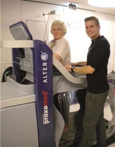 Trainieren ohne Schmerzen: Das Anti-Schwerkraft-Laufband von Proxomed soll helfen, die Rehabilitation zu verkürzen. privat