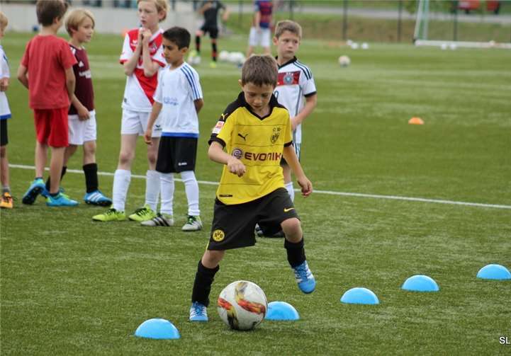 Trainieren wie die Profis, kann man beim Fußballcamp in Merl. privat