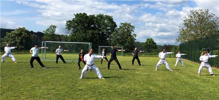 Trainiert wird bei entsprechendem Wetter auf dem Bolzplatz auf dem Dieblicher Berg.Foto: privat