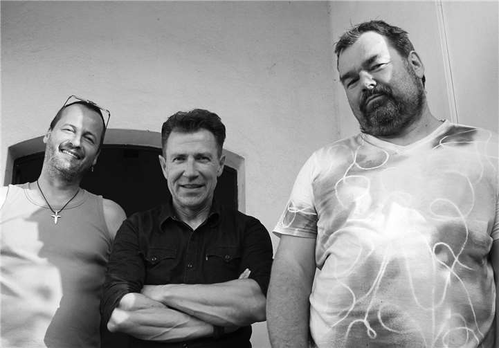 Transpool: handgemachter Rock aus der Region. Transpool