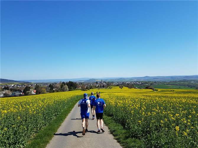 Traumhafte Ausblicke bieten sich den Teilnehmern beim „Lohners Vulkan Marathon“.  Foto: Karin Breslauer