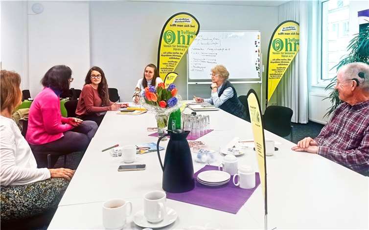 Treffen der Initiatoren von „18 Plus“ im Verein Treffpunkt Ohr: v.l. Ute Jung, Susanne Meyer, Luisa Frank, Julia Meyer, Brigitte Hilgert-Becker, Joachim Seuling. Quelle: Treffpunkt Ohr