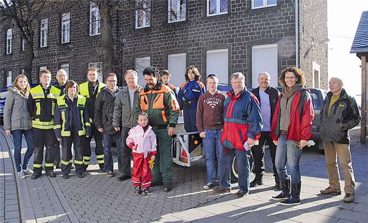 Treffpunkt für einen Teil der eifrigen Helferinnen und Helfer des Stadtteils Hausen war die Alte Schule. Jasmin Franz