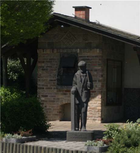 Treffpunkt ist am Schaubackofen an der Gänsehalsstraße.