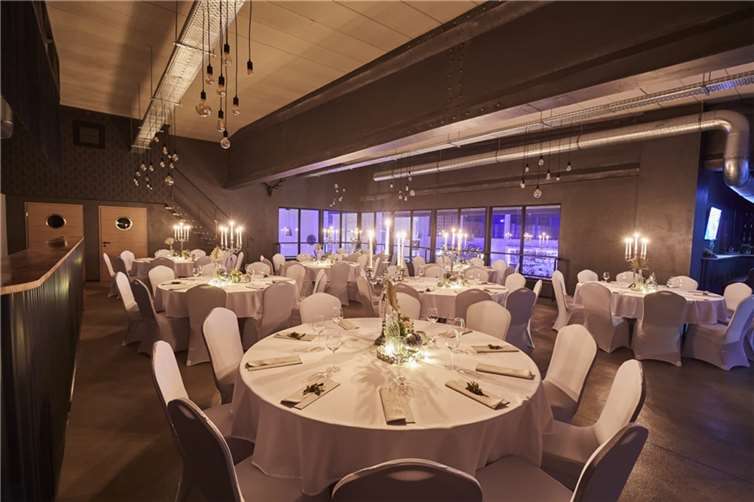 Trends in den Bereichen Dekoration und Catering sind zu bestaunen. Fotos: „HundertAuto“