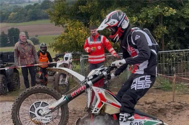Tristan Cornely bei der Wasserdurchfahrt in Feldatal.  Foto: MSC Dreckenach