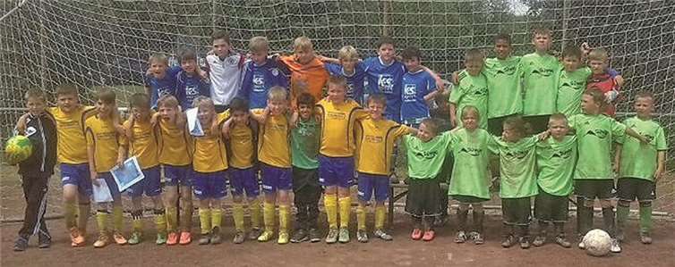 Trotz Dauerregen hatten die Jugendlichen am Gülser Sportwochenende viel Spaß.privat