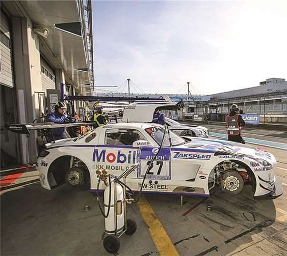 Trotz Motorproblemen einer der schnellsten Wagen auf der Nordschleife: Der Mercedes Benz SLS AMG GT3 vom Team Zakspeed. privat