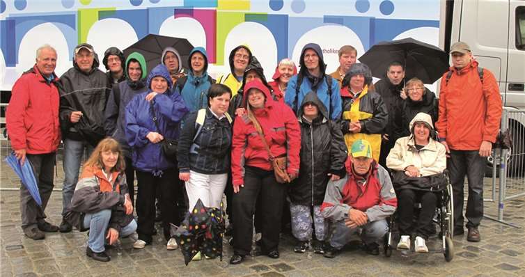 Trotz Regen waren die Caritas Werkstätten St. Johannes eine gut gelaunte Besuchergruppe.privat