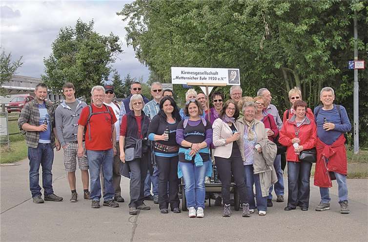 Trotz Regenwetter wanderte die Kirmesgesellschaft. Privat