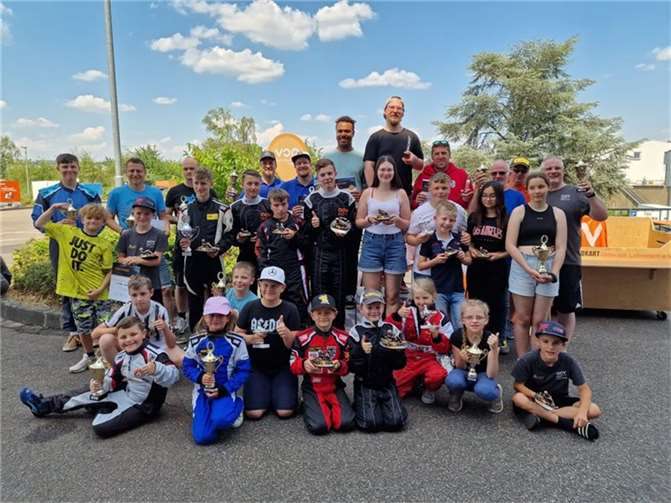 Trotz der brütenden Hitze von über 30 Grad ließen sich insgesamt 32 Fahrer:innen nicht davon abhalten, an dem aufregenden Rennen teilzunehmen. Foto: ACV OC Lahnstein e.V.