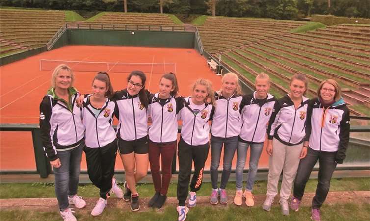 Trotz der ersten Enttäuschung ist ein vierter Platz bei den deutschen Meisterschaften sicher eine herausragende Leistung für die Tennis-Mädchen des PJG.