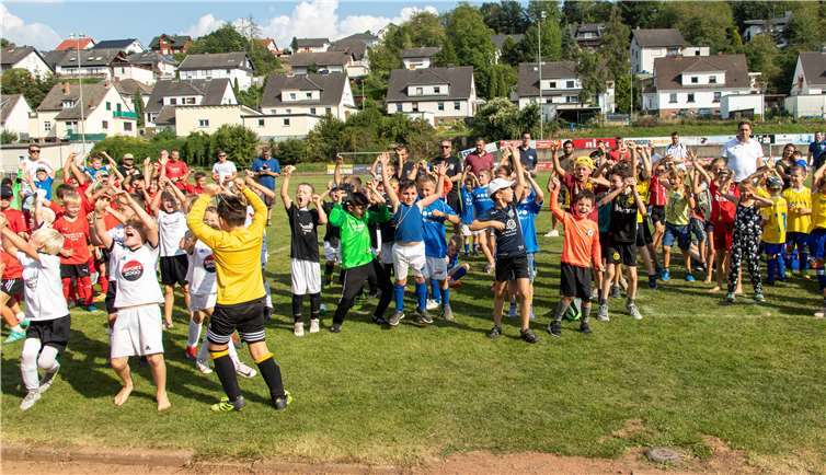 Trotz der großen Hitze kannten die F-Jugend-Kicker keine Müdigkeit.